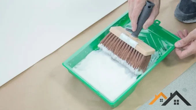 Каким клеем клеить обои